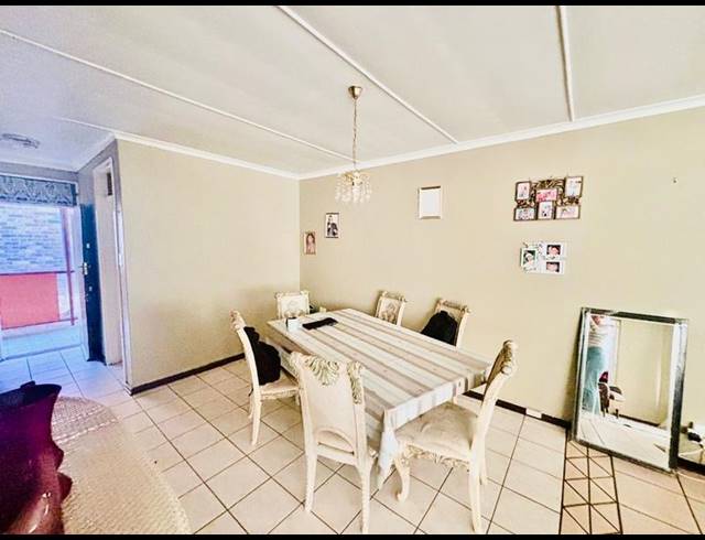 1 BEDROOM APARTMENT FOR SALE IN VANDERBIJLPARK CW 3